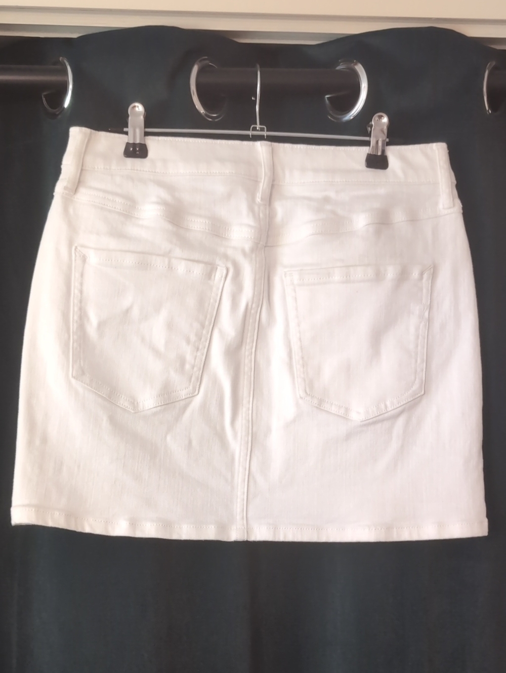 Express White Denim Mini Skirt - Clean Pocketed Style - Picture 2 of 2